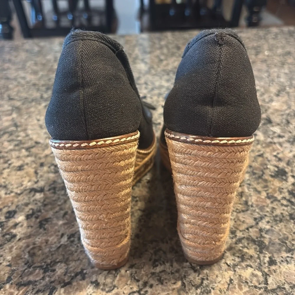 Tory Burch “Jackie” wedge espadrilles size 9B.